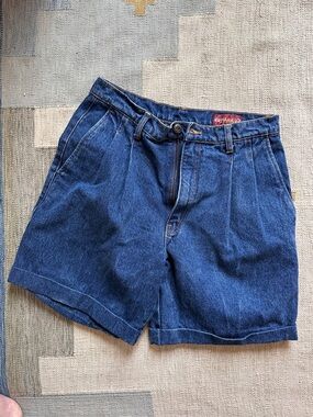 High-Waist Denim Shorts in Dark Blue - Unbranded